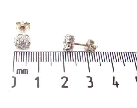 VS2 Round Cut Stud Earring