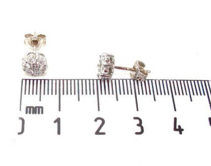 VS2 Round Cut Stud Earring