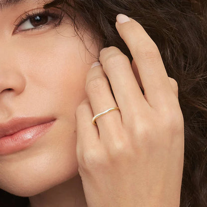 1.5mm Curved Wedding Ring in 14K Yellow Gold